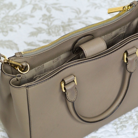 Michael Kors Leather Crossbody Purse Satchel - Picture 4 of 7